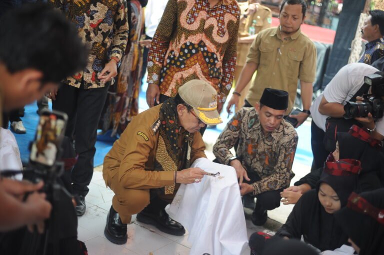 Pagelaran Seni dan Budaya Batik Color 2025: Komitmen Gen Z Menjaga Warisan Merawat Identitas