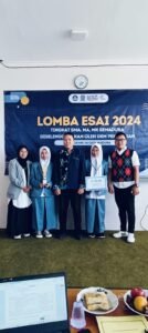 SMA Maarif 1 Pamekasan Raih Juara 1 Lomba Essay se-Madura 2024 di POLTERA